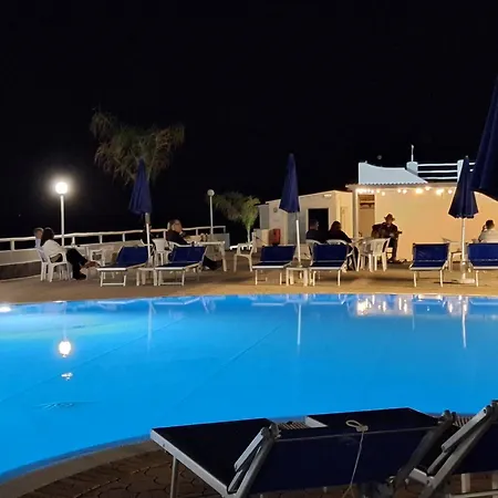 Villaggio Agrumeto - Direttamente Sul Mare - Tramonti Sulle Eolie 4*