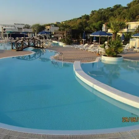 Ξενοδοχείο με διαμερίσματα Villaggio Agrumeto 4*