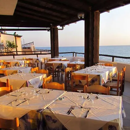 Villaggio Agrumeto - Direttamente Sul Mare - Tramonti Sulle Eolie 4*